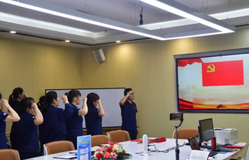 憶初心，守黨紀(jì)，趕考路上勇毅行